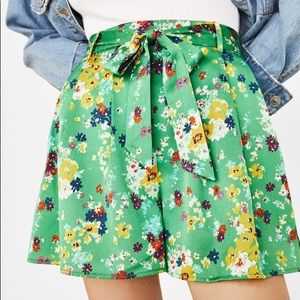 Bershka green floral shorts XS - SS 19